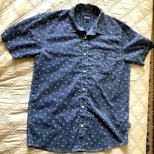Men’s Patagonia Go To shirt with jellyfish print. Size Medium